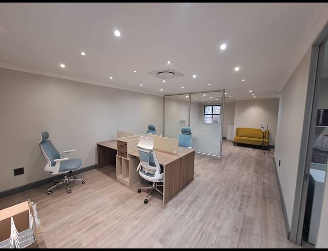 140M² OFFICE TO LET IN DUNKELD WEST